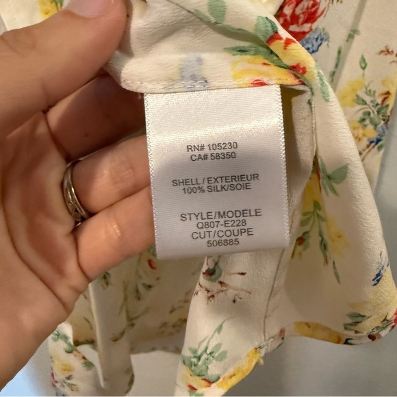 Equipment 100% Silk Floral Button Front Blouse - Picture 6 of 7